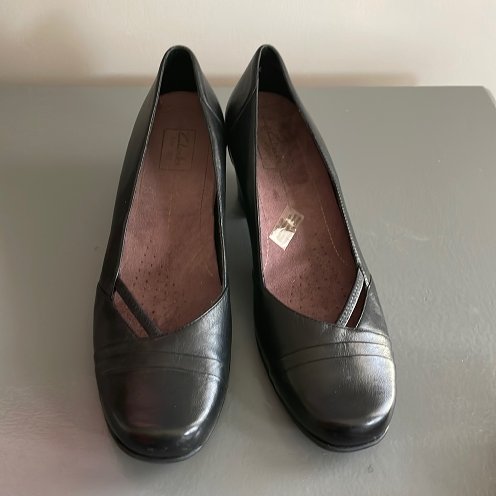 Clark’s Black Slip on Casual Round Toe Shoes size 11N